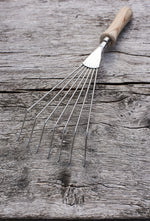 Border Leaf Rake